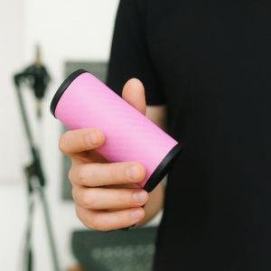 Шейкер музыкальный 10 см розовый карбон