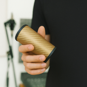 Шейкер музыкальный 10 см золотой карбон